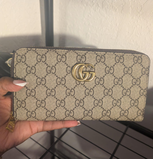 The Luxe Zip Wallet