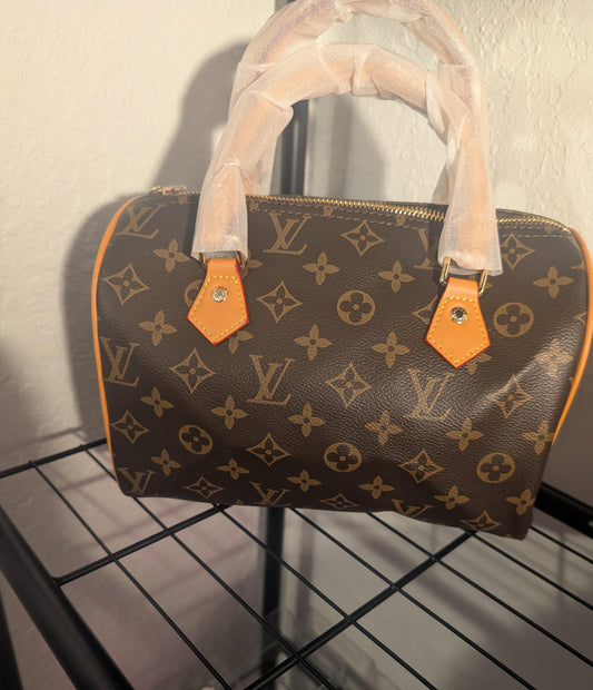Classic luxe mini duffle "25"