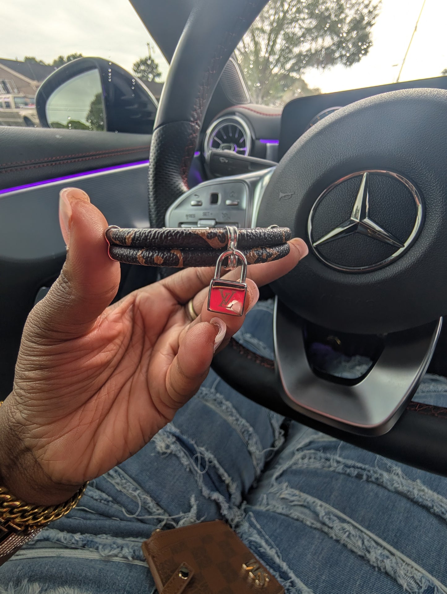 Luxe Lock Bracket